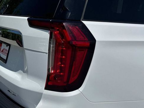 Used 2024 GMC Yukon SLT RWD image 12