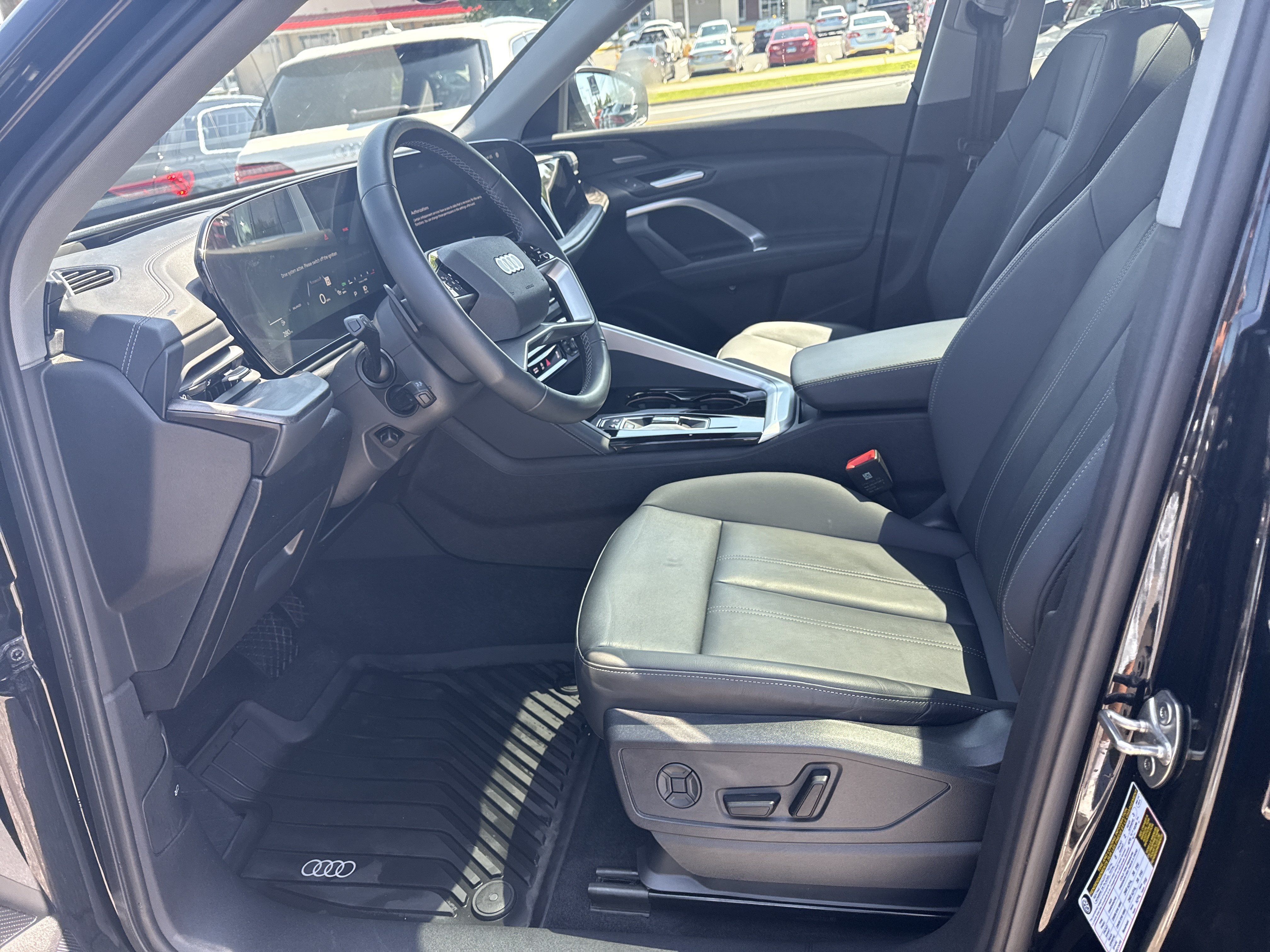 Certified 2025 Audi Q5 Premium Plus w/ Premium Plus AWD/4WD image 5