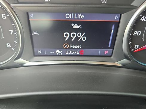 Used 2022 Chevrolet Equinox Premier FWD image 28