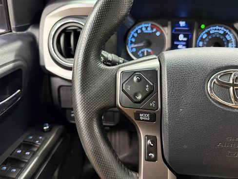 Used 2018 Toyota Tacoma Limited AWD/4WD image 29