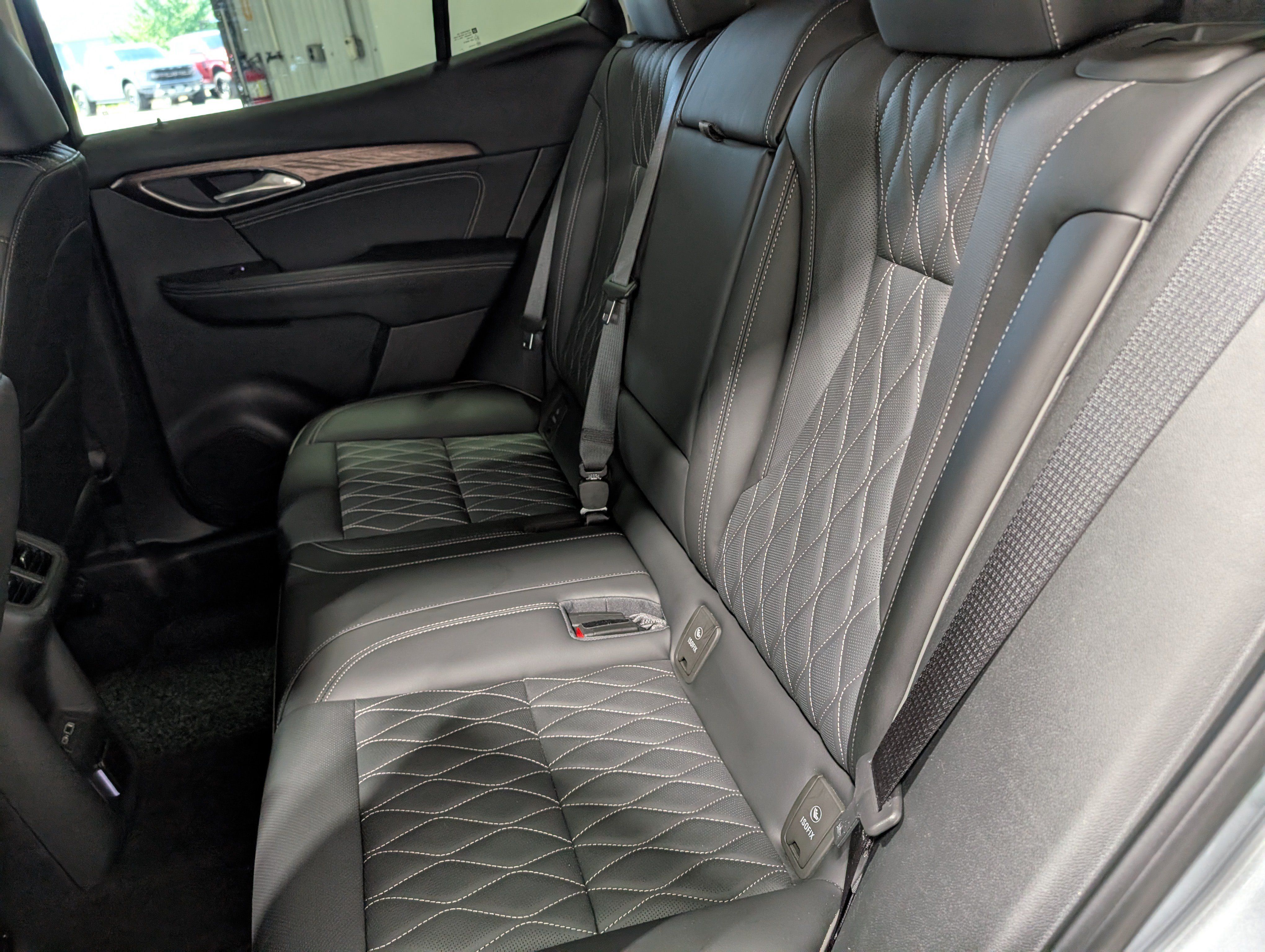 Used 2023 Buick Envision Avenir AWD/4WD image 15