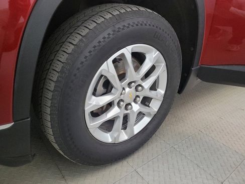 Used 2019 Chevrolet Traverse LT image 31