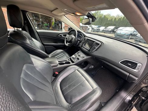 Used 2017 Chrysler 200 Limited Platinum FWD image 14