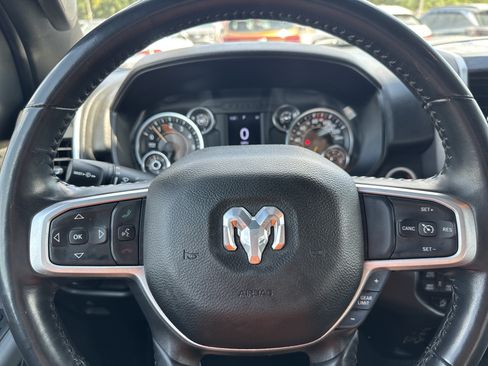 Used 2022 RAM 1500 Big Horn AWD/4WD image 9