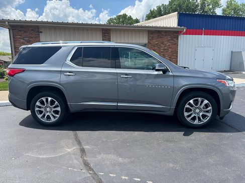 Used 2020 Chevrolet Traverse Premier AWD/4WD image 2
