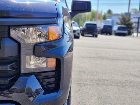 Used 2023 Chevrolet Silverado 1500 Custom AWD/4WD image 10