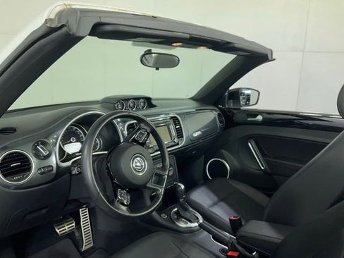 Used 2013 Volkswagen Beetle 2.0T FWD image 19