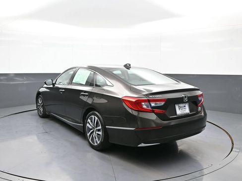 Used 2018 Honda Accord Touring image 8