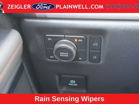 Used 2025 Ford Expedition Active AWD/4WD image 38
