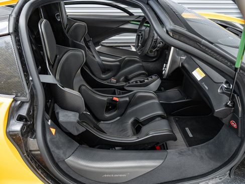 Used 2019 McLaren Senna image 24