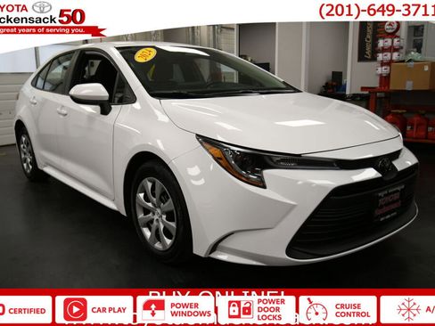 Certified 2024 Toyota Corolla LE image 1