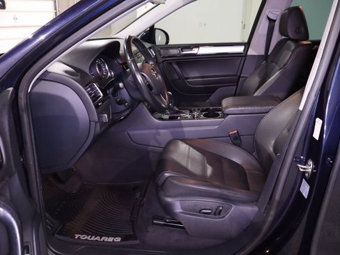 Used 2013 Volkswagen Touareg VR6 AWD/4WD image 27