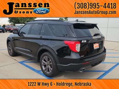 Used 2023 Ford Explorer XLT w/ Equipment Group 202A AWD/4WD image 15
