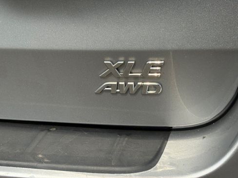 Used 2018 Toyota Sienna XLE w/ XLE Navigation Package AWD/4WD image 24