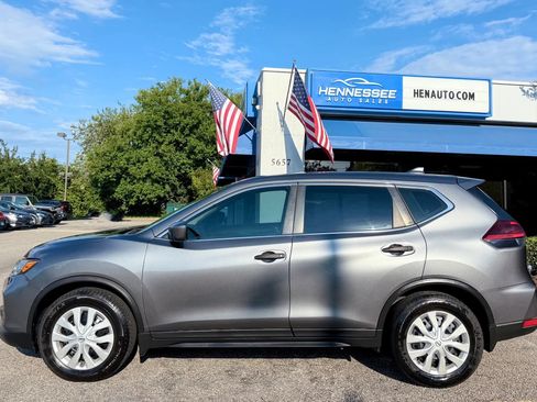Used 2020 Nissan Rogue S FWD image 18