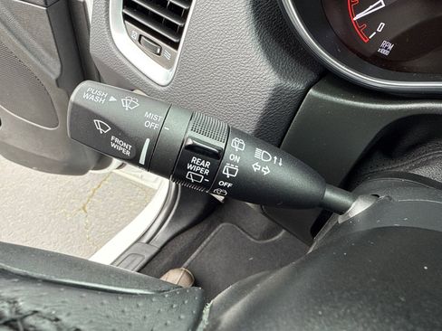 Used 2020 Dodge Durango SXT image 35