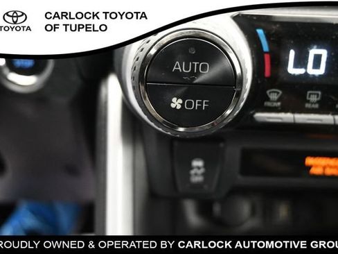 Used 2022 Toyota RAV4 XLE AWD/4WD image 16
