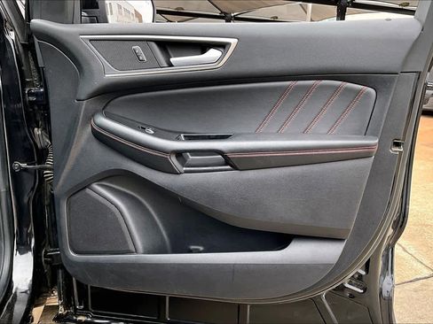 Used 2020 Ford Edge ST-Line w/ Cold Weather Package image 25