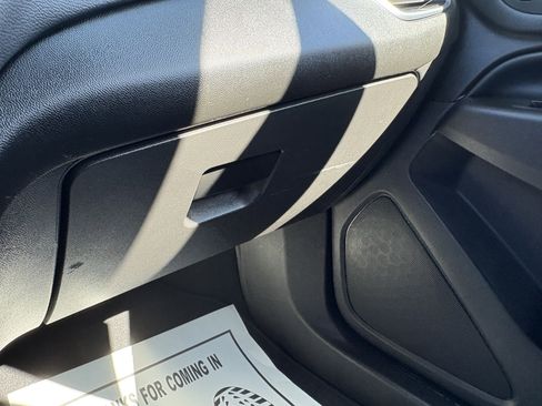 Used 2021 Chevrolet Equinox LT image 24