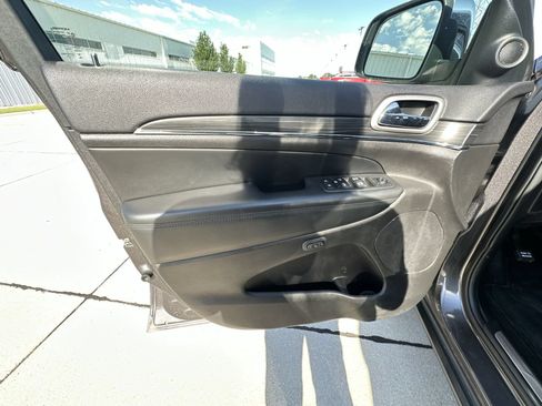 Used 2019 Jeep Grand Cherokee Limited AWD/4WD image 21