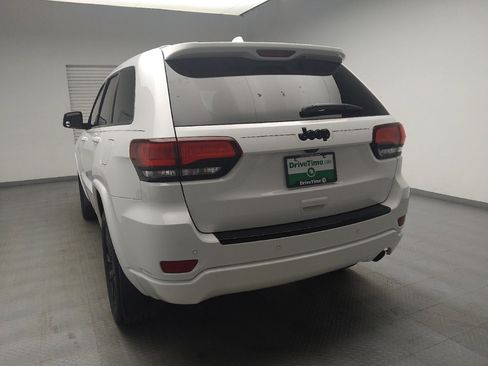 Used 2018 Jeep Grand Cherokee Altitude image 6