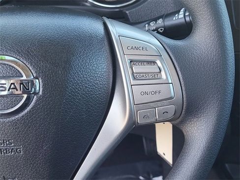 Used 2016 Nissan Rogue S image 13