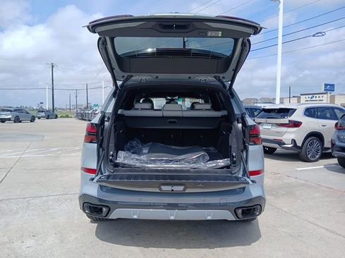 New 2026 BMW X5 sDrive40i image 9