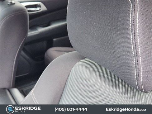 Used 2020 Nissan Pathfinder SV image 16