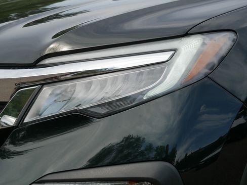 Used 2020 Honda Pilot Touring image 16