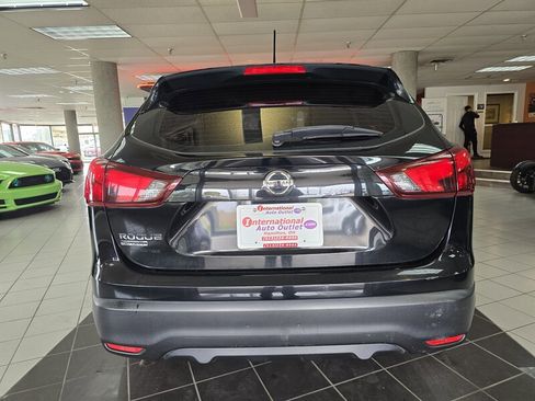 Used 2019 Nissan Rogue Sport S w/ Appearance Package image 5