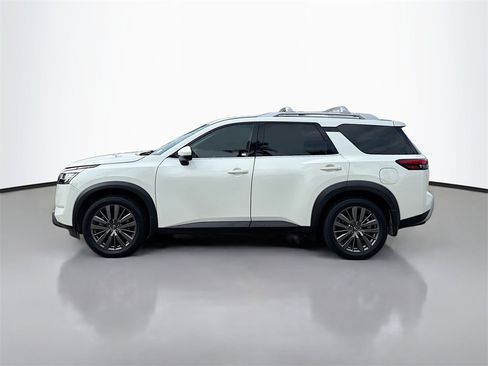 Used 2022 Nissan Pathfinder SL w/ SL Premium Package image 4