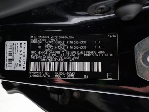 Used 2017 Toyota Land Cruiser image 36