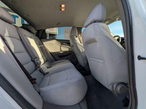 Used 2022 Chevrolet Malibu LT image 33