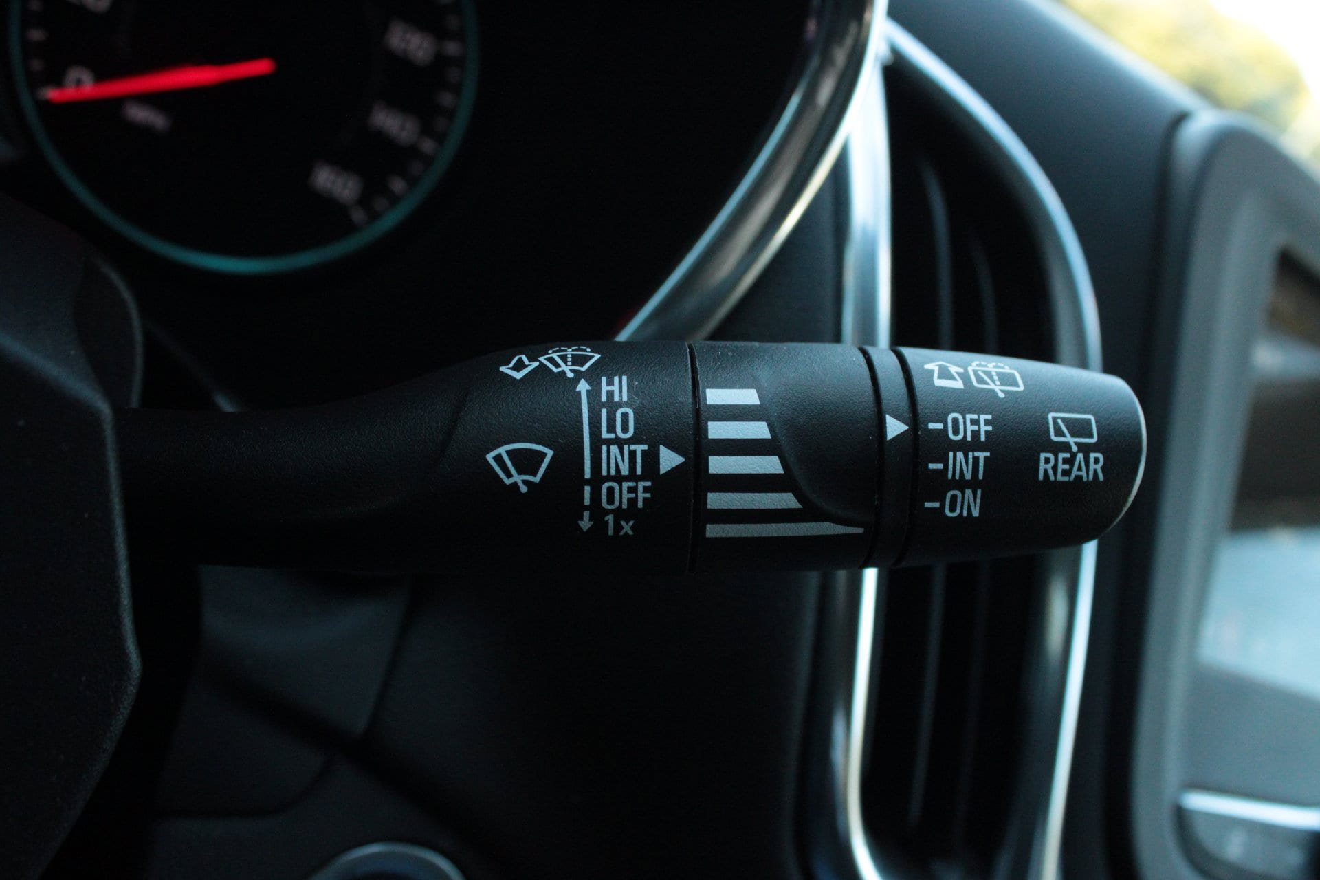 Used 2019 Chevrolet Equinox LT AWD/4WD image 36
