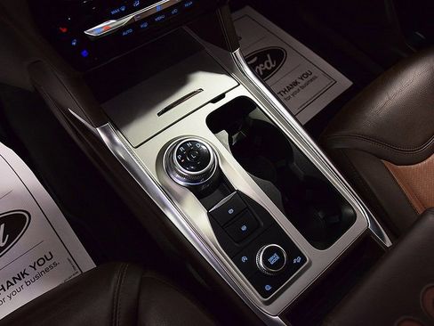 Used 2023 Ford Explorer King Ranch w/ Technology Package image 24