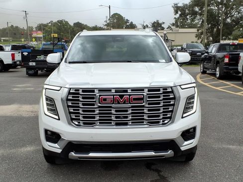 Used 2026 GMC Yukon Denali w/ Sun & Power Step Package AWD/4WD image 2