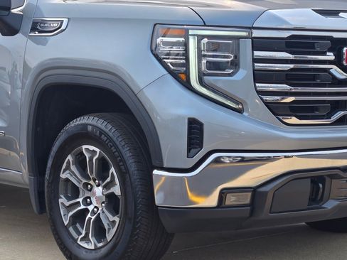 Used 2025 GMC Sierra 1500 SLT AWD/4WD image 3