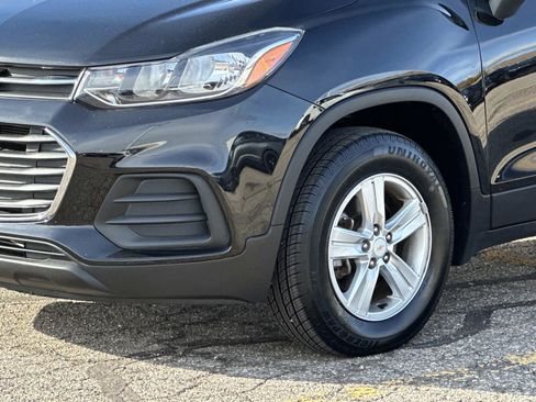 Certified 2022 Chevrolet Trax LS w/ Tint and Cruise Package image 9
