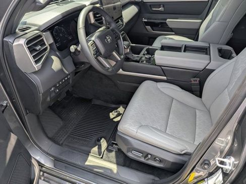 Used 2025 Toyota Tundra Limited AWD/4WD image 9