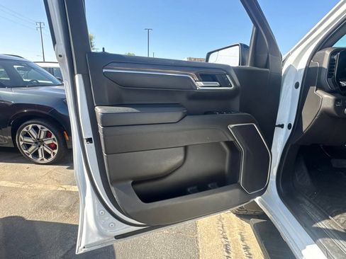 Used 2022 Chevrolet Silverado 1500 RST w/ Z71 Off-Road Package AWD/4WD image 11