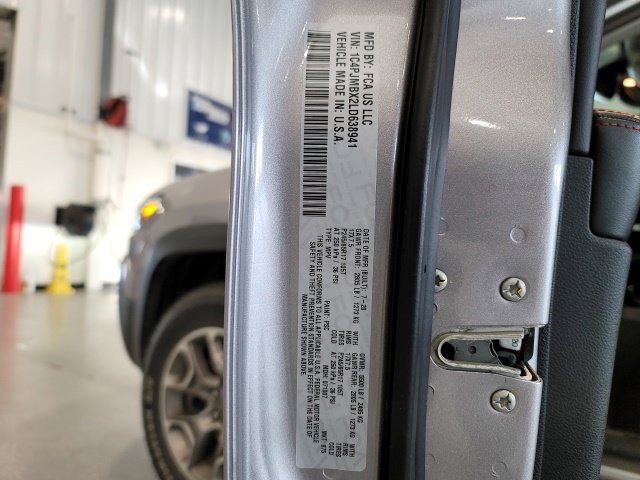 Used 2020 Jeep Cherokee Trailhawk w/ Comfort/Convenience Group AWD/4WD image 17