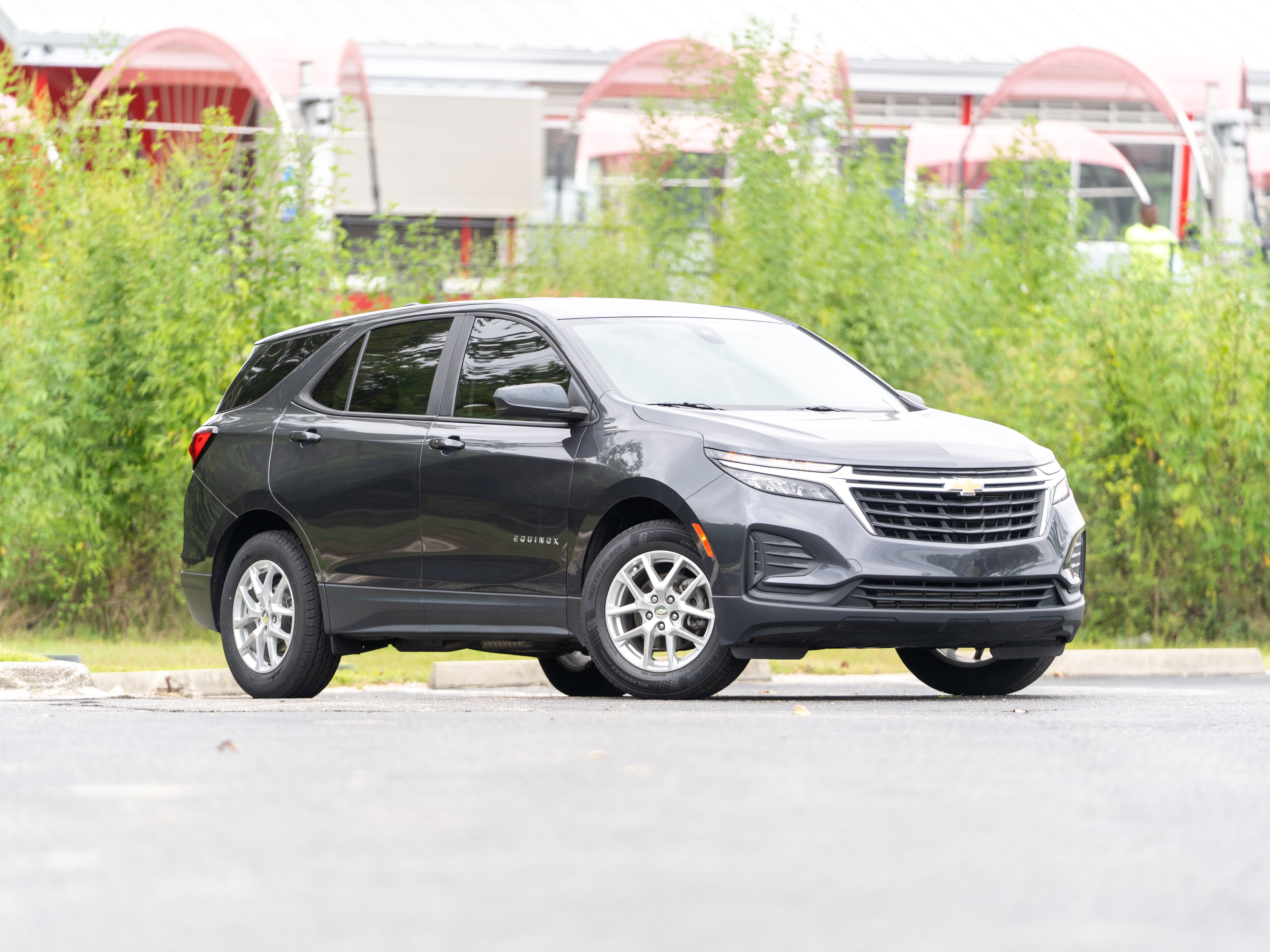 Used 2022 Chevrolet Equinox LS w/ LS Convenience Package FWD image 2