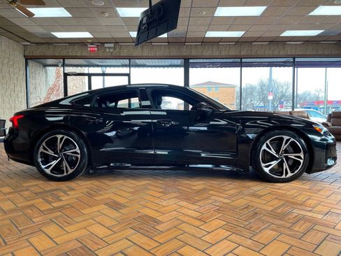 Used 2024 Audi e-tron GT Premium Plus w/ Performance Package image 7