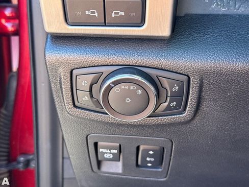 Used 2019 Ford F150 Platinum w/ Technology Package AWD/4WD image 29