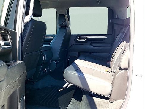 Used 2024 Chevrolet Silverado 2500 LTZ AWD/4WD image 12