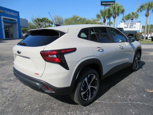 New 2026 Chevrolet Trax RS w/ Driver Confidence Package image 5