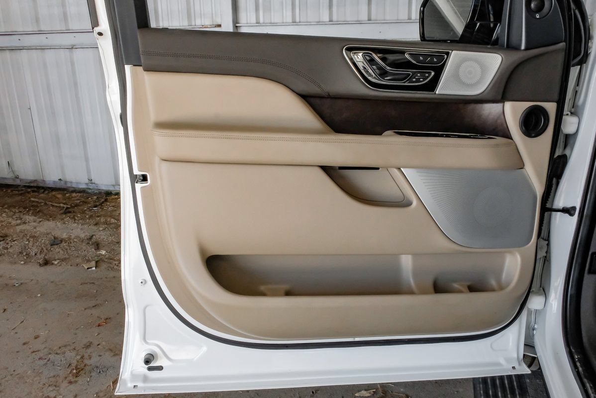 Used 2023 Lincoln Navigator L Reserve AWD/4WD image 43