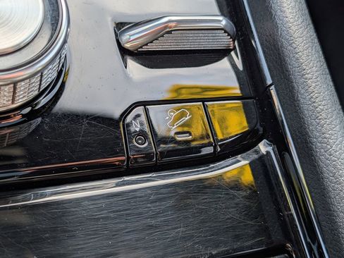 Used 2023 Jeep Grand Cherokee L Overland w/ Advanced Protech Group III image 49