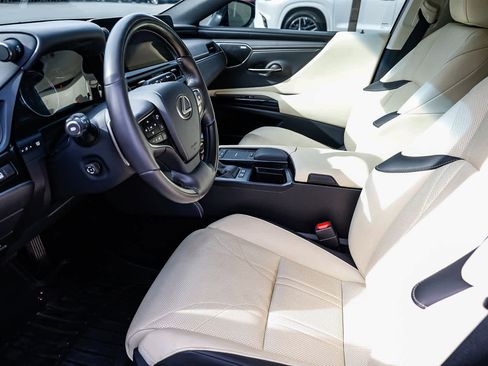 Certified 2022 Lexus ES 300h Luxury image 19
