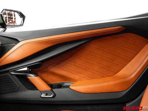 Used 2025 Lamborghini Revuelto AWD/4WD image 32